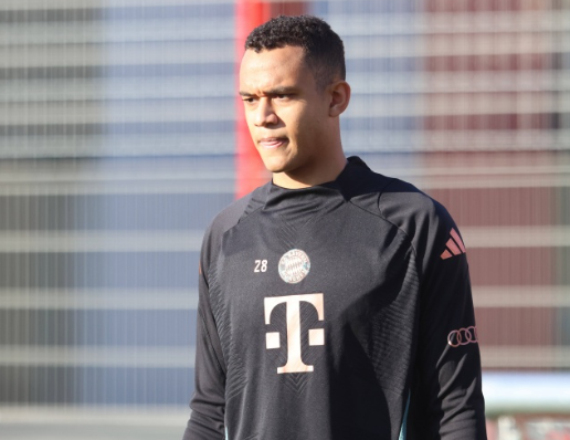 拜仁小将布赫曼续约至 2027 年，将租借加盟纽伦堡​